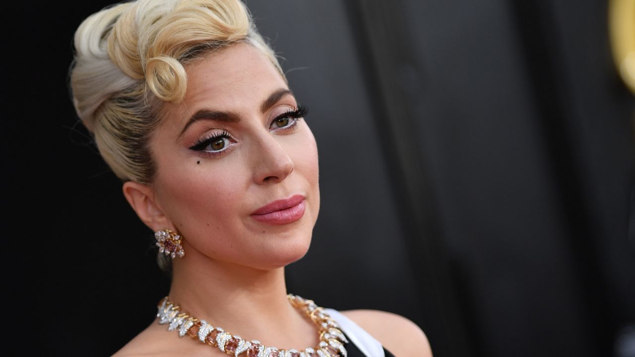 5 Looks Icónicos Con Los Que Lady Gaga Ha Triunfado En La Alfombra Roja Users Blog 3345